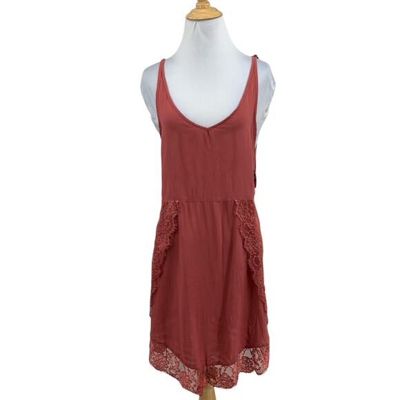 Free People Dress Womens Medium Deep Rose Lace Eyelash Slip V Neck Trapeze Hem - Picture 1 of 13